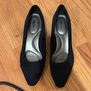 Abella Women's Elegant Black Heels